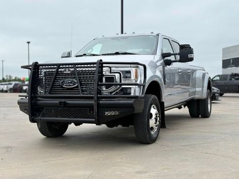 Used 2022 Ford F350 Lariat w/ Lariat Ultimate Package AWD/4WD image 4