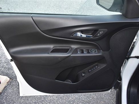 Used 2020 Chevrolet Equinox LT w/ Sport Edition AWD/4WD image 12