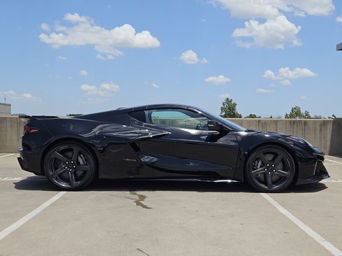 Used 2026 Chevrolet Corvette E-Ray w/ Battery Protection Package AWD/4WD image 9