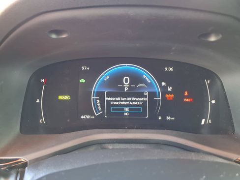 Used 2025 Toyota Camry SE FWD image 18
