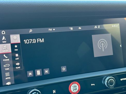 Certified 2025 Porsche Macan AWD/4WD image 22