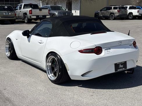 Used 2016 MAZDA MX-5 Miata Sport image 3