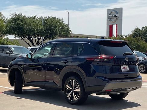 Used 2025 Nissan Rogue SV FWD image 6