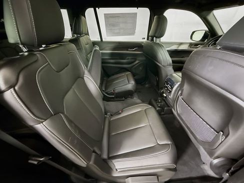 New 2025 Jeep Grand Cherokee L Limited image 29