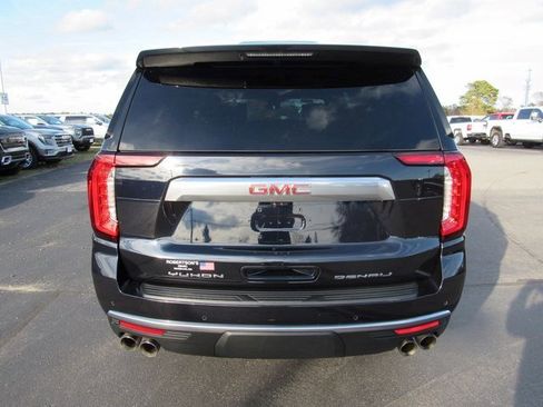 Used 2023 GMC Yukon XL Denali w/ Advanced Technology Package image 3