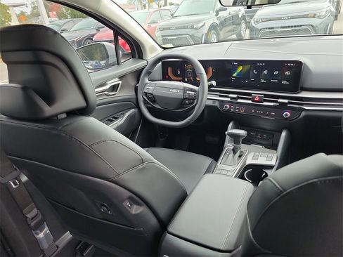 New 2026 Kia Sportage EX image 13