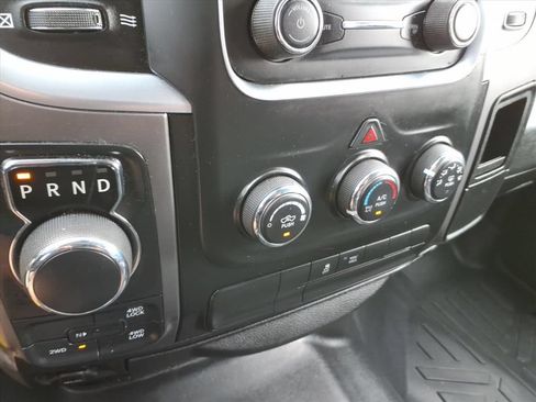 Used 2021 RAM 1500 Classic SLT AWD/4WD image 19