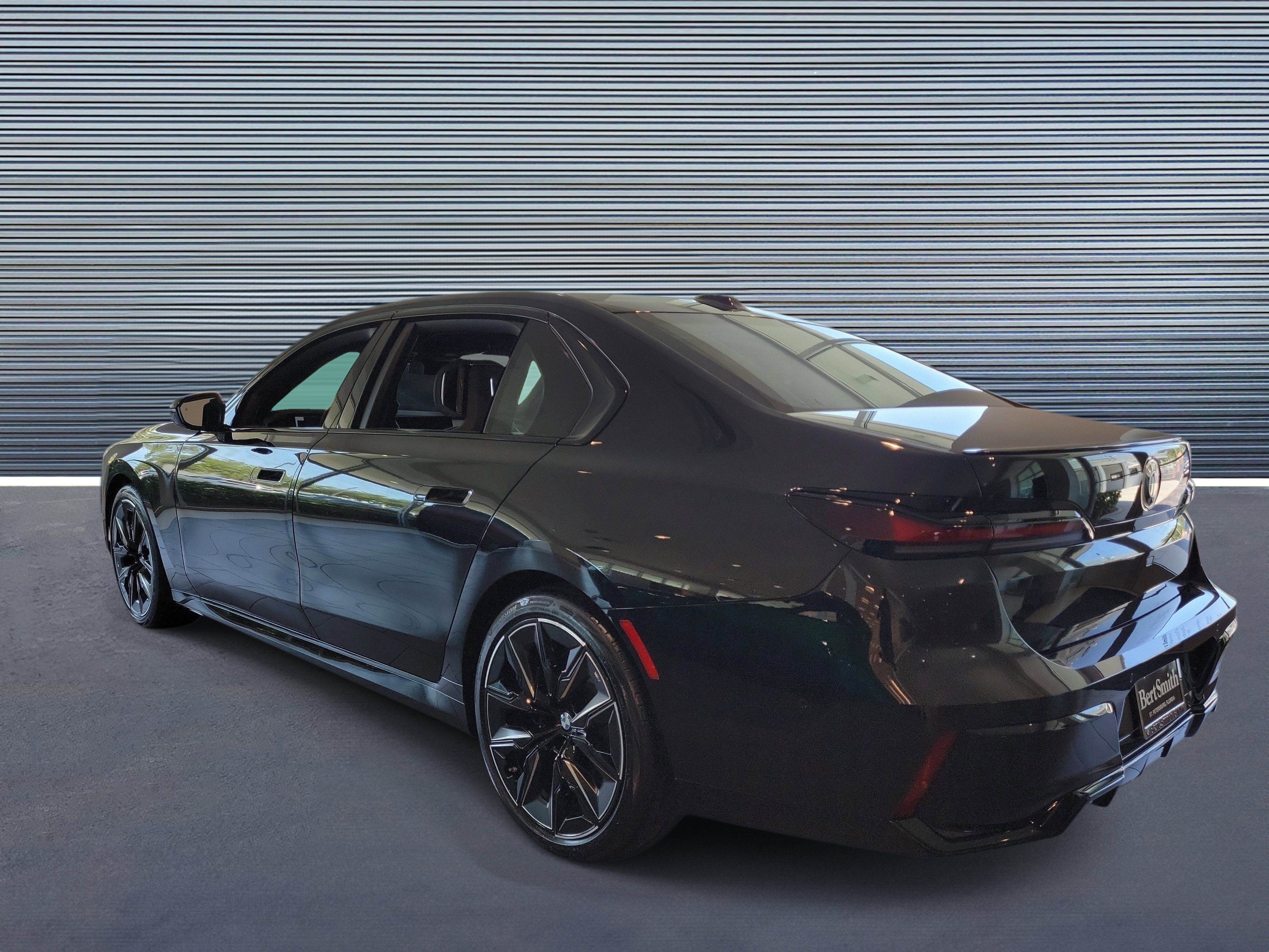 New 2026 BMW 740i w/ Premium Package RWD image 4