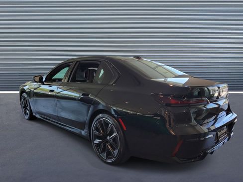 New 2026 BMW 740i w/ Premium Package RWD image 4