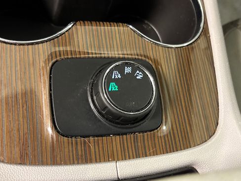 Used 2020 GMC Acadia SLE AWD/4WD image 40