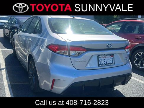 Used 2025 Toyota Corolla SE w/ Convenience Package image 2