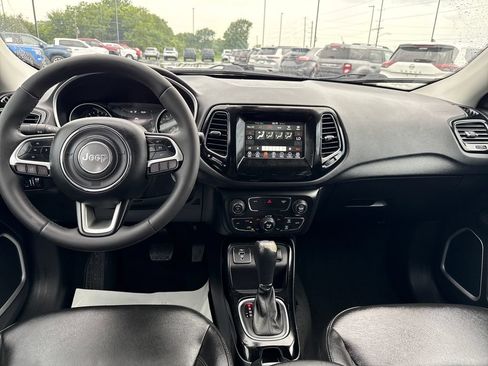 Used 2021 Jeep Compass Latitude FWD image 12