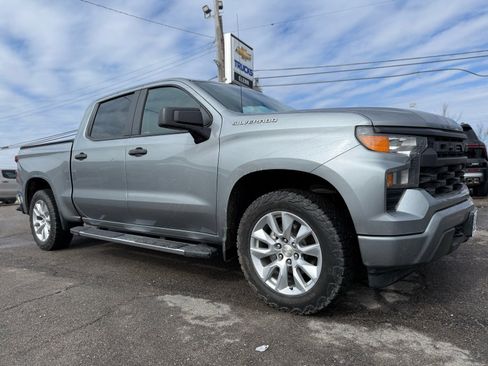 Used 2023 Chevrolet Silverado 1500 Custom image 8