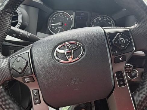Used 2020 Toyota Tacoma TRD Sport w/ Technology Package AWD/4WD image 11