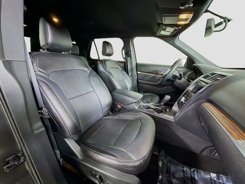 Used 2019 Ford Explorer Limited w/ Class III Trailer Tow Package image 32