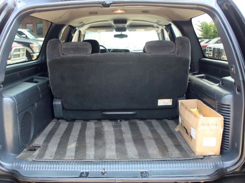 Used 2002 Chevrolet Suburban LS RWD image 13