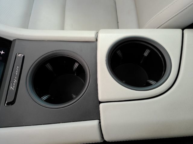 Used 2022 Porsche Taycan RWD image 49