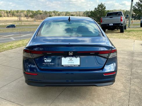 Used 2025 Honda Accord SE image 5
