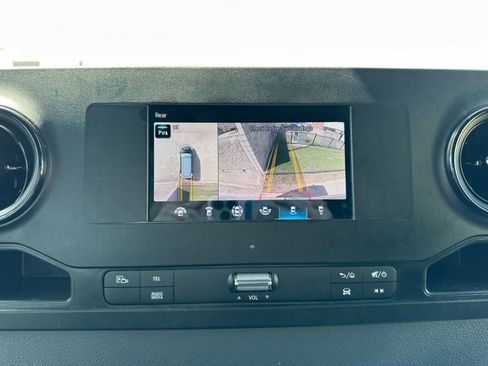 Used 2024 Mercedes-Benz Sprinter 2500 image 12