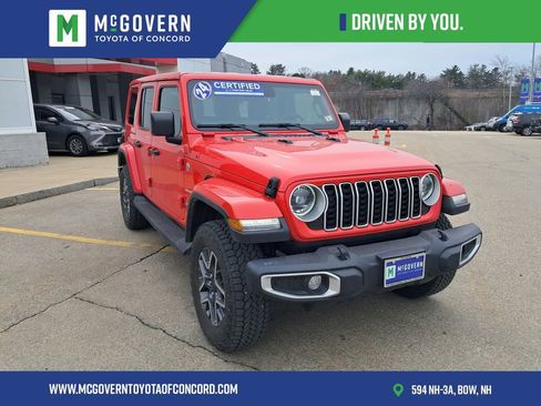 Used 2024 Jeep Wrangler Unlimited Sahara AWD/4WD image 8