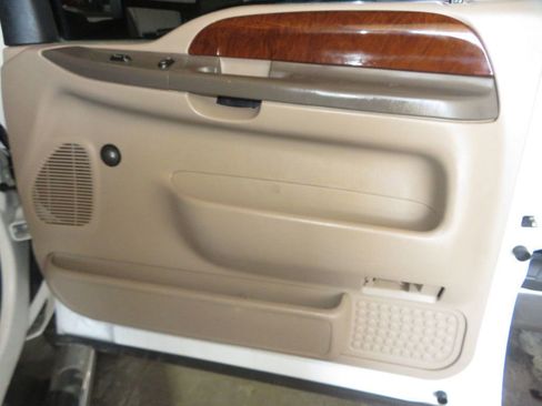 Used 2004 Ford F250 Lariat image 34