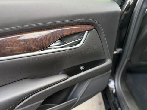 Used 2016 Cadillac XTS Luxury w/ Driver Awareness Package image 31