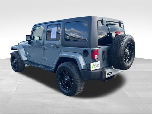 Used 2014 Jeep Wrangler Unlimited Sahara w/ Dual Top Group AWD/4WD image 5