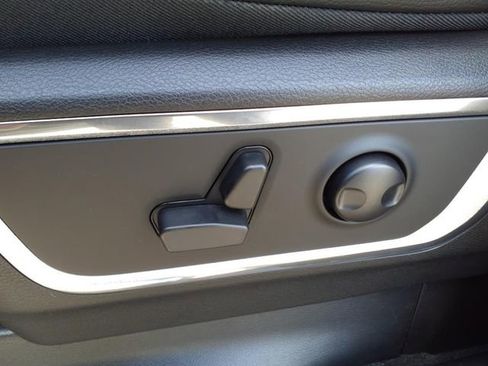 Used 2022 RAM 1500 Laramie AWD/4WD image 10