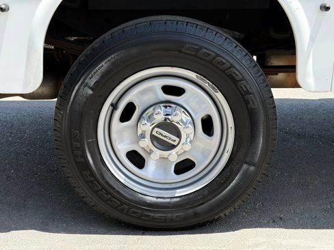 Used 2022 Ford F350 XL w/ Power Equipment Group AWD/4WD image 15
