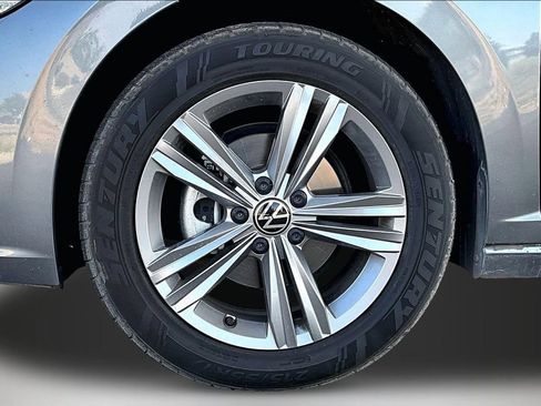 Used 2024 Volkswagen Jetta SE FWD image 32