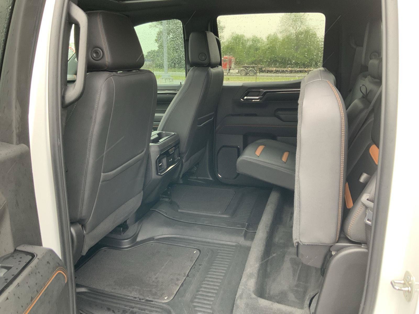 Used 2023 GMC Sierra 1500 AT4 w/ AT4 Premium Package AWD/4WD image 58
