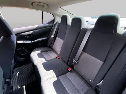 Used 2024 Nissan Sentra SV FWD image 18