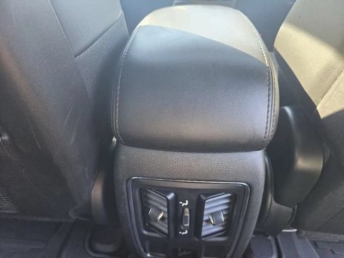 Used 2021 Jeep Grand Cherokee Laredo X AWD/4WD image 24