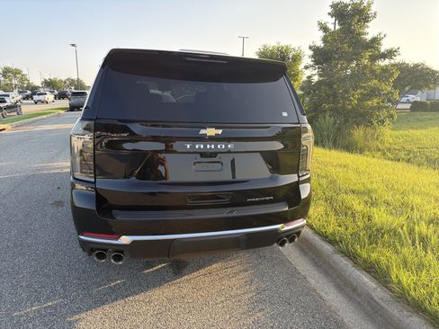 Used 2026 Chevrolet Tahoe Premier AWD/4WD image 9