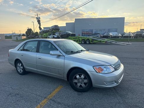 Used 2000 Toyota Avalon XL w/ Option Pkg 3 FWD image 21