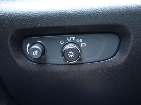 Used 2023 Chevrolet Traverse RS AWD/4WD image 25