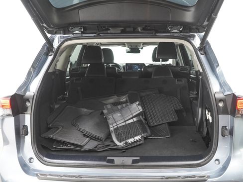 Used 2021 Toyota Highlander Platinum AWD/4WD image 16