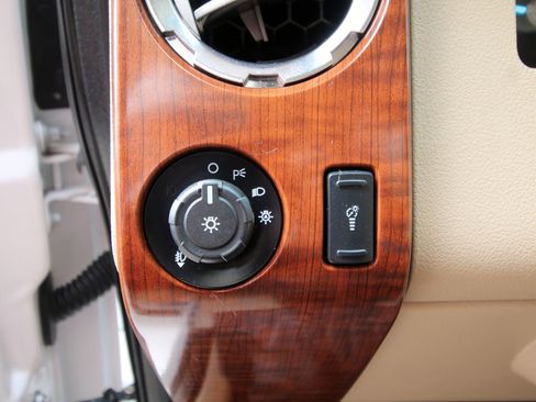 Used 2016 Ford F250 King Ranch w/ FX4 Off-Road Package image 25