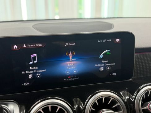 Used 2020 Mercedes-Benz GLB 250 w/ Premium Package image 29
