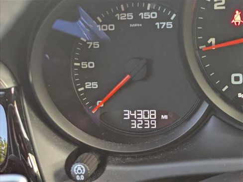 Used 2020 Porsche Macan image 3