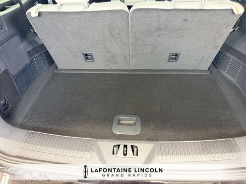 Certified 2026 Lincoln Aviator AWD image 30