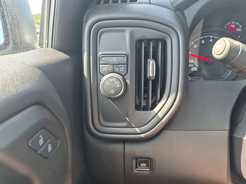 Used 2024 Chevrolet Silverado 1500 Custom RWD image 15