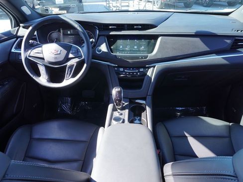 Certified 2025 Cadillac XT5 Premium Luxury image 11