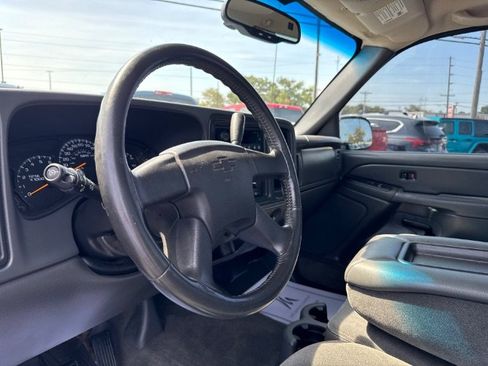 Used 2005 Chevrolet Silverado 1500 LS w/ Light Duty Power Package RWD image 12