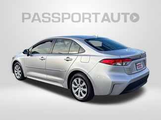 Used 2023 Toyota Corolla LE video 3
