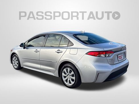 Used 2023 Toyota Corolla LE image 3