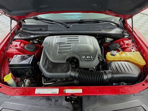 Used 2011 Dodge Challenger image 30