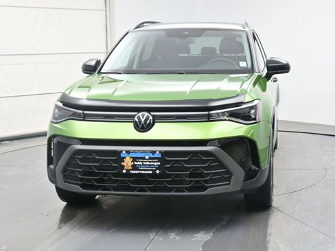 Certified 2025 Volkswagen Taos SE image 28