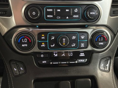 Used 2020 Chevrolet Suburban LT AWD/4WD image 32