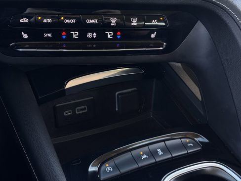 Used 2023 Buick Envision Preferred image 19